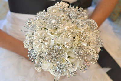 Brooch wedding bouquet