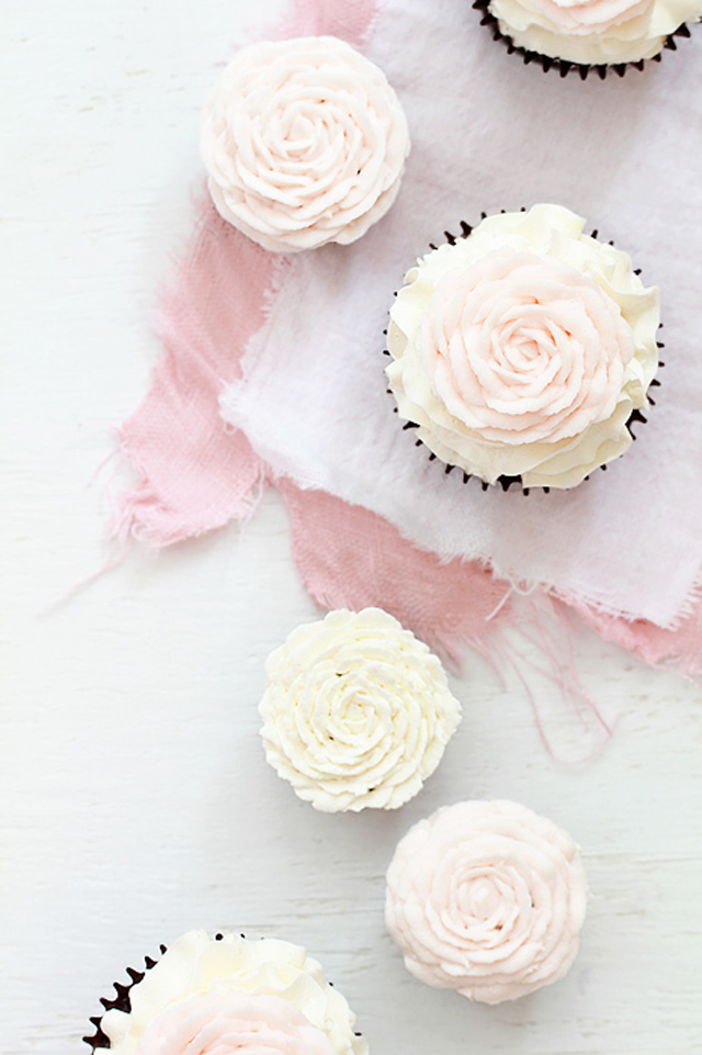 valentine's cupcake, roses buttercream, v day cupcake, v day gift