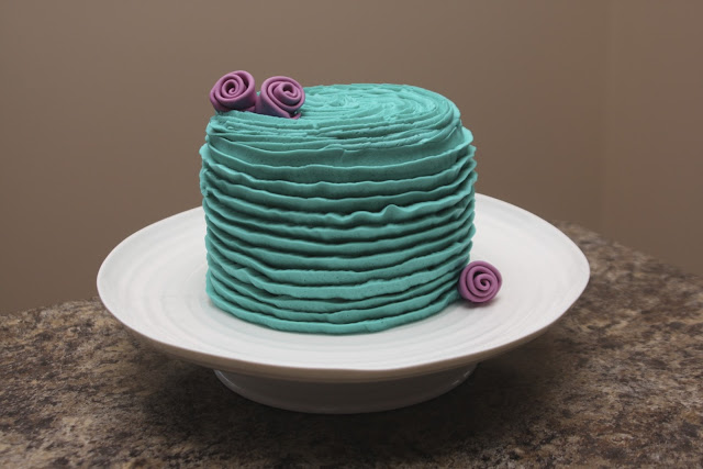 waves effect, buttercream cake, blue cake, seaside cake, tutorial, wilton tip