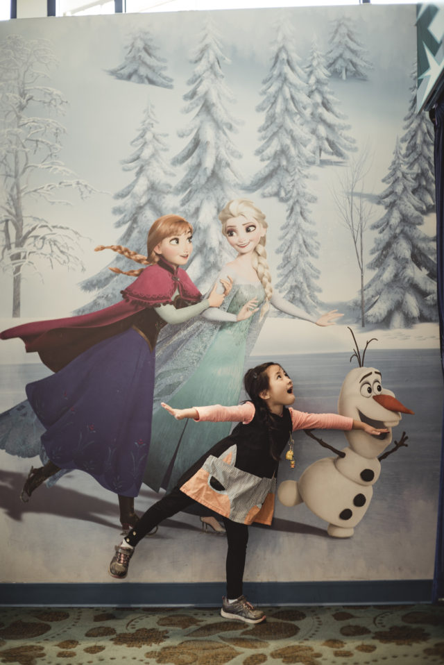 elsa, downtown disney, anaheim, disneyland, california, free admission, frozen, anna, olaf, 