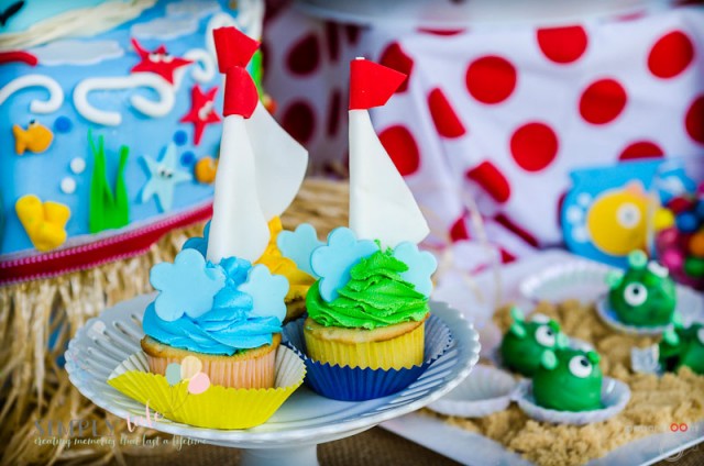 sail boat cupcakes, nautica cupcakes, beach cupcakes