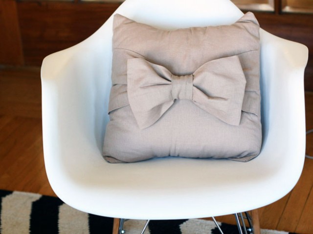 decorative pillow, diy pillow, christmas gift, bow pillow