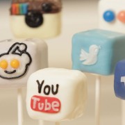 Social Media cake pops